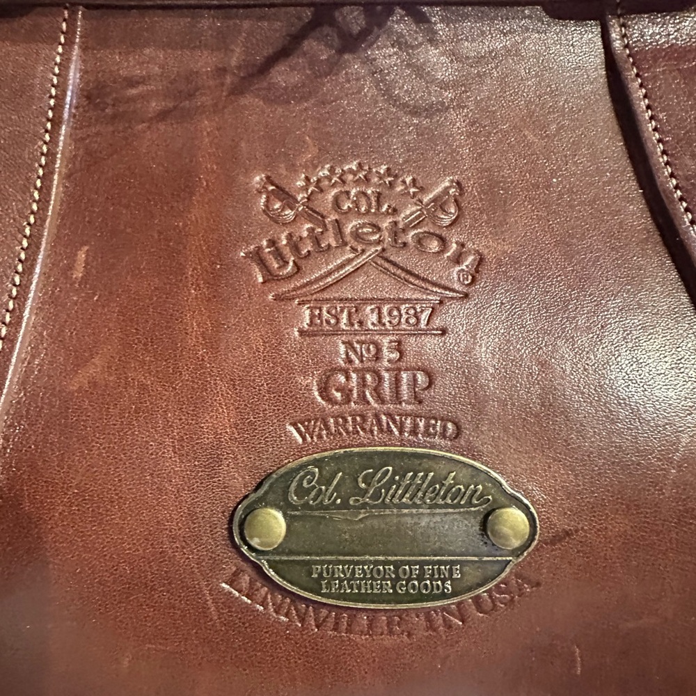 Classic Brown Leather Duffel Bag for Men — No5 Grip Bag Colonel Littleton - Picture 10 of 13